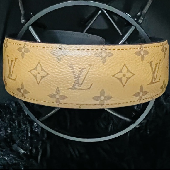 Louis Vuitton Outline Headband - Picture 3 of 13